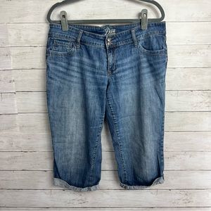 Old Navy Diva Denim Cropped Jeans